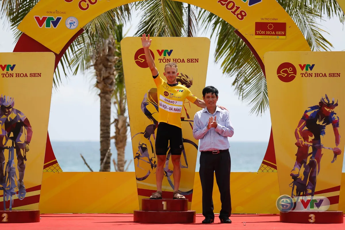 ẢNH: Những khoảnh khắc ấn tượng chặng 7 Giải xe đạp quốc tế VTV Cup Tôn Hoa Sen 2018 - Ảnh 19.
