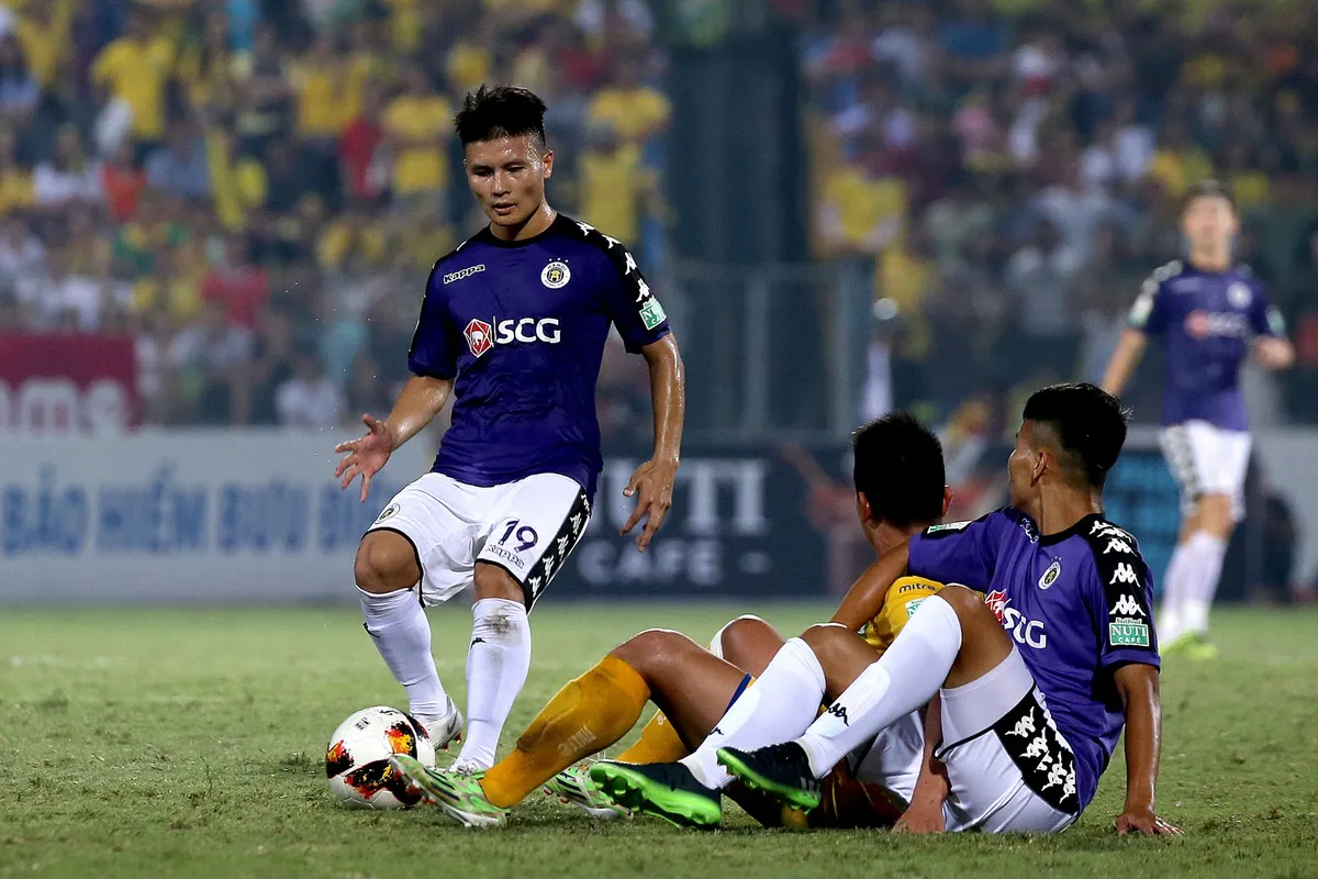 ẢNH: Samson lập c&uacute; đ&uacute;p, CLB H&agrave; Nội v&ocirc; địch V.League sớm 5 v&ograve;ng - Ảnh 3.
