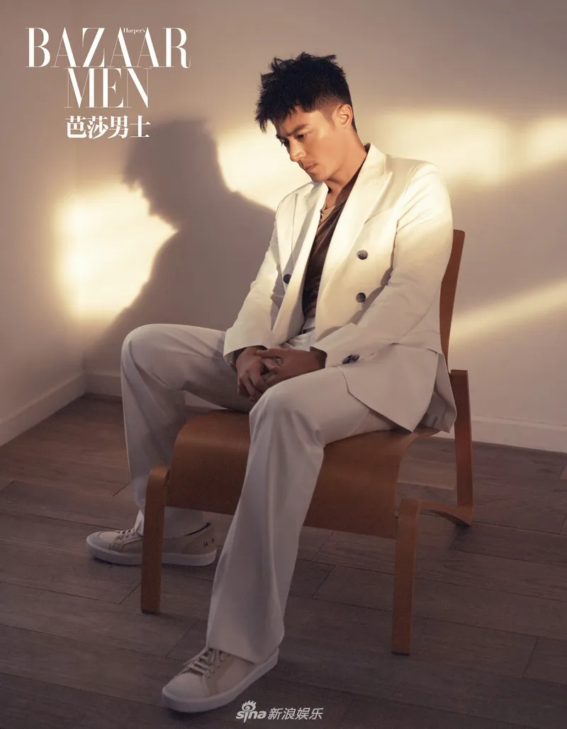 Đầu b&ugrave; t&oacute;c rối, Hoắc Kiến Hoa vẫn cực điển trai - Ảnh 2.