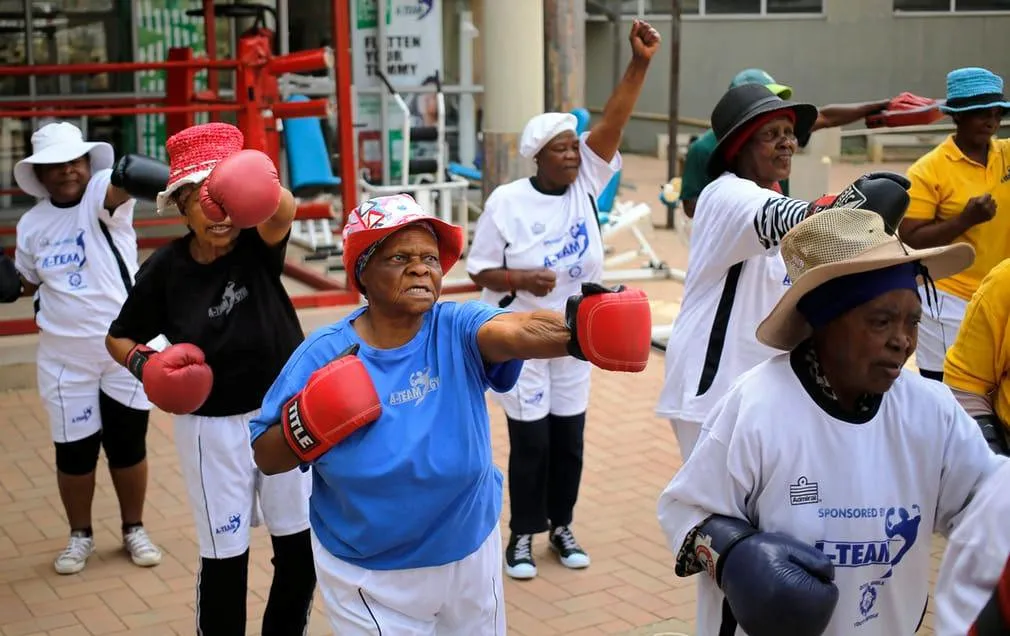 Những cụ bà mê... boxing tại Nam Phi - Ảnh 1.