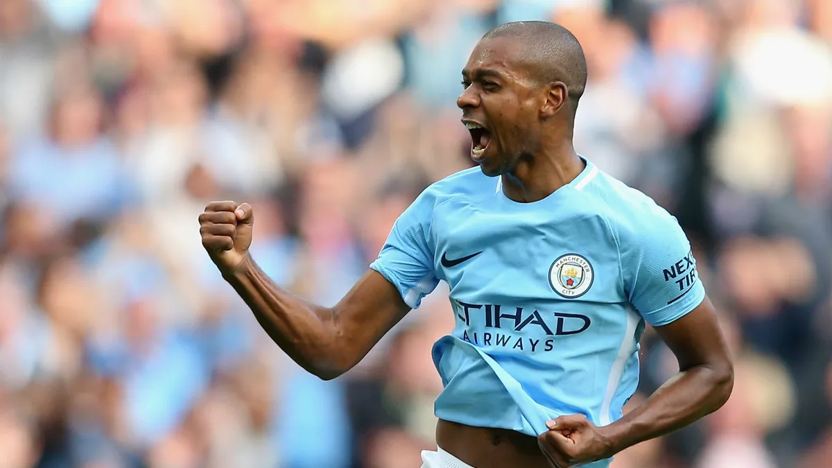 fernandinho-manchester-city_j5dxgnrihrsj1jmkum63d14lr