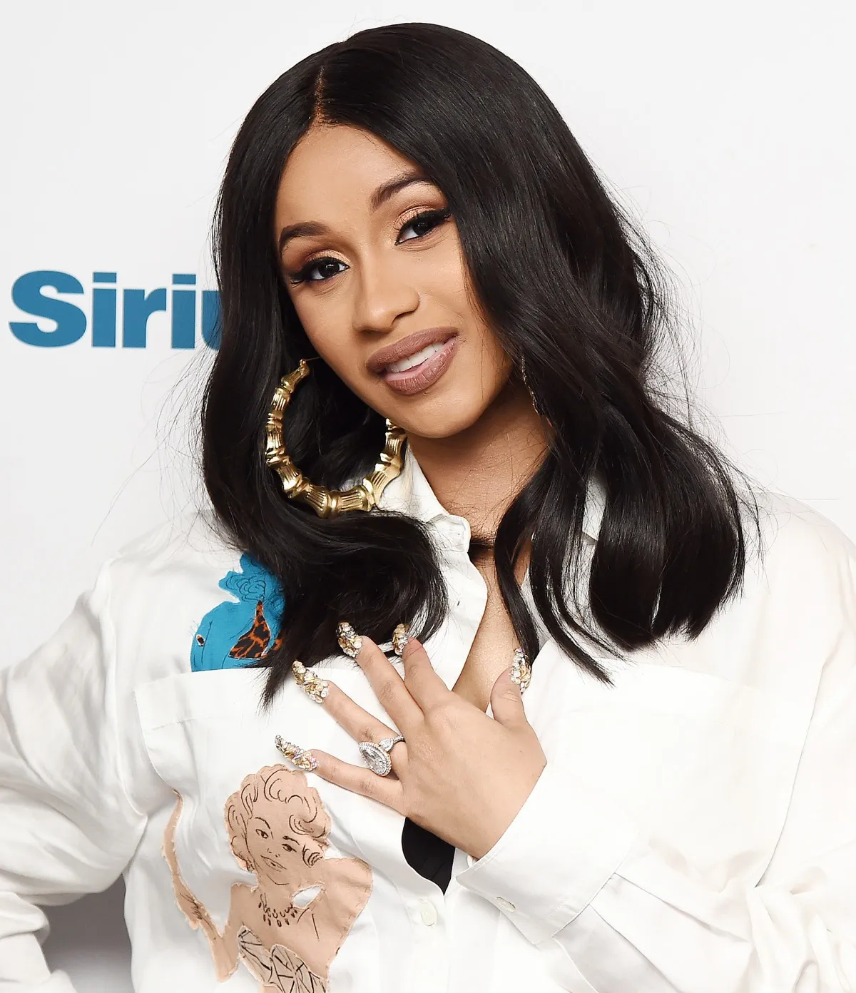 Cho&aacute;ng với những kiểu m&oacute;ng tay cầu kỳ của Cardi B - Ảnh 2.