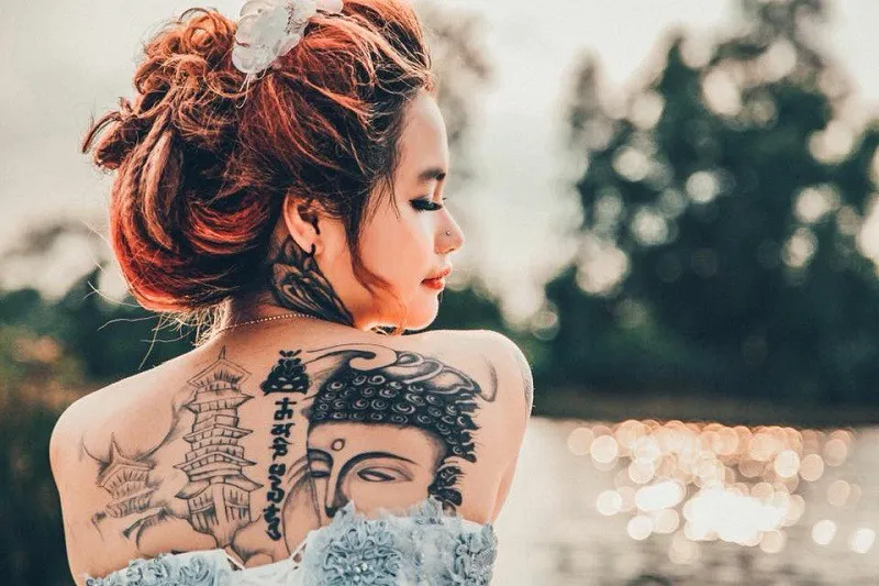 C&ocirc; g&aacute;i xinh đẹp xăm k&iacute;n người khoe ảnh v&aacute;y cưới g&acirc;y sốt mạng - Ảnh 10.