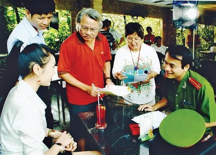 Chuyện đời ph&iacute;a sau nụ cười hiền hậu của &ldquo;anh Ch&iacute;&rdquo; B&ugrave;i Cường - Ảnh 12.