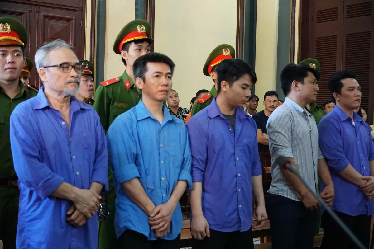 &ldquo;Hoa hậu&rdquo; ma t&uacute;y Trần Kim Yến giả đi&ecirc;n tại t&ograve;a - Ảnh 3.