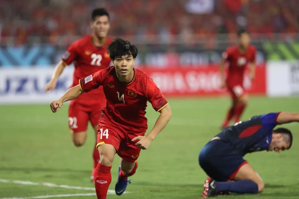 CẬP NHẬT: B&aacute;n v&eacute; b&oacute;ng đ&aacute; online Chung kết Việt Nam vs Malaysia: Người M&atilde; lo về v&eacute; ở Mỹ Đ&igrave;nh - Ảnh 1.