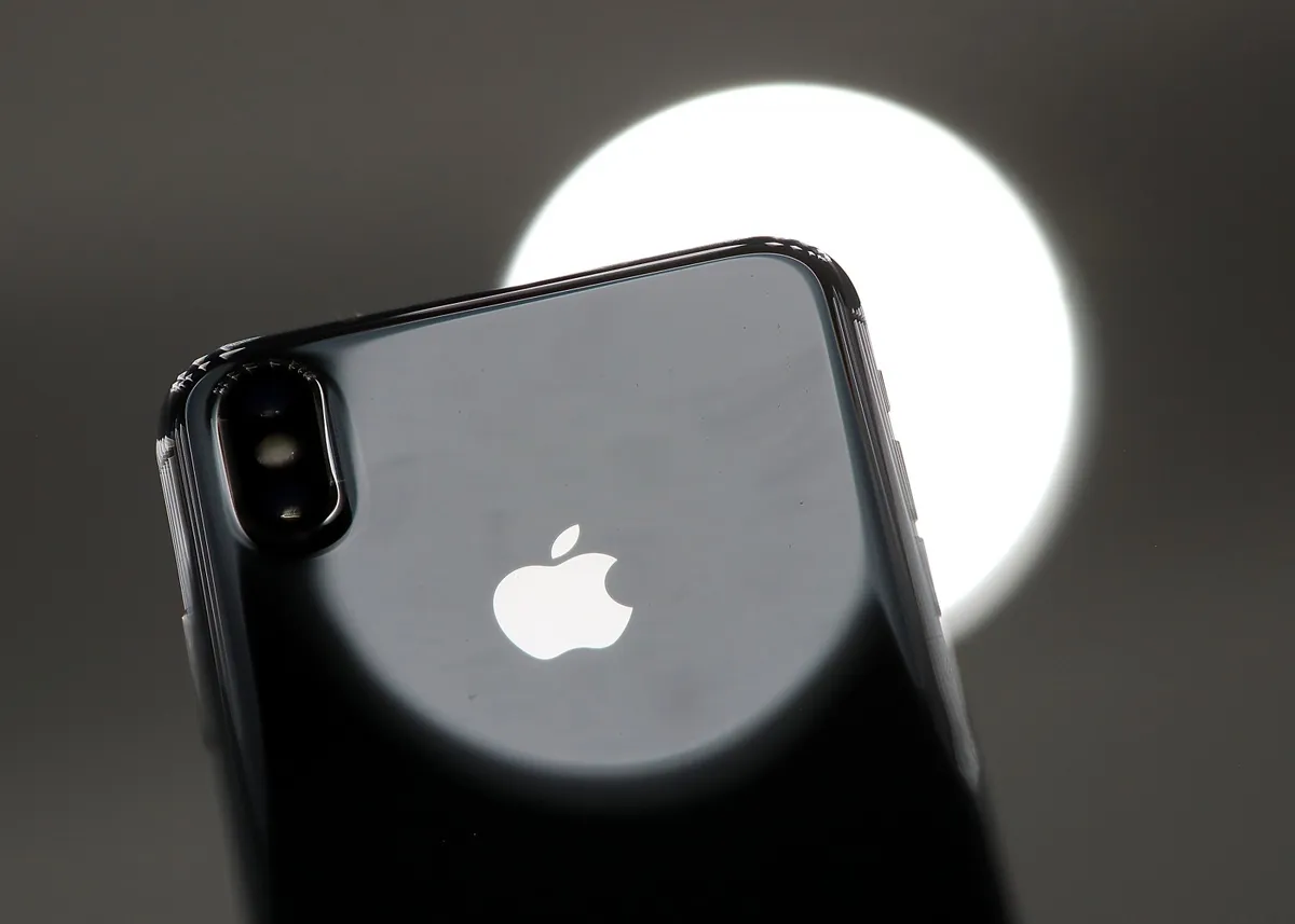 iPhone X và iPhone 8/8 Plus làm mưa, làm gió trên thế giới - Ảnh 1.