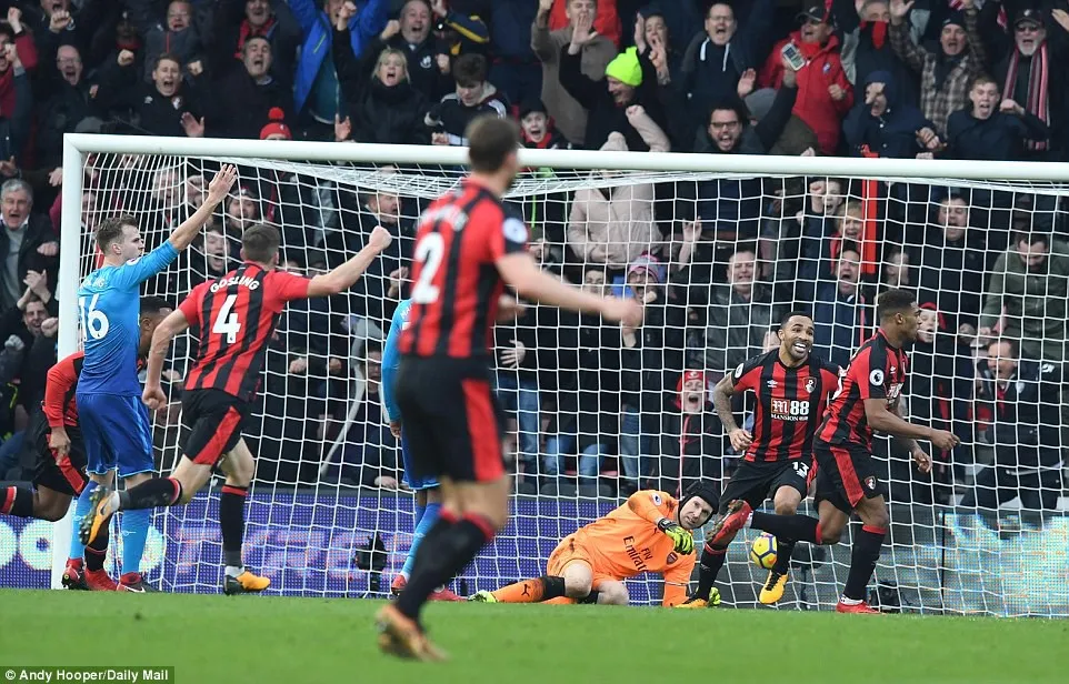 Thất bại trước Bournemouth, Arsenal nối dài chuỗi trận thất vọng - Ảnh 3. Thất bại trước Bournemouth, Arsenal nối dài chuỗi trận thất vọng - Ảnh 3.