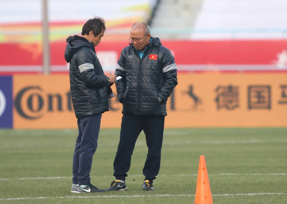 Từ Thường Ch&acirc;u: HLV Park Hang-seo &ldquo;&eacute;p&rdquo; U23 Việt Nam mặc ấm, &ldquo;&aacute;p&rdquo; chế độ dinh dưỡng đặc biệt - Ảnh 3.