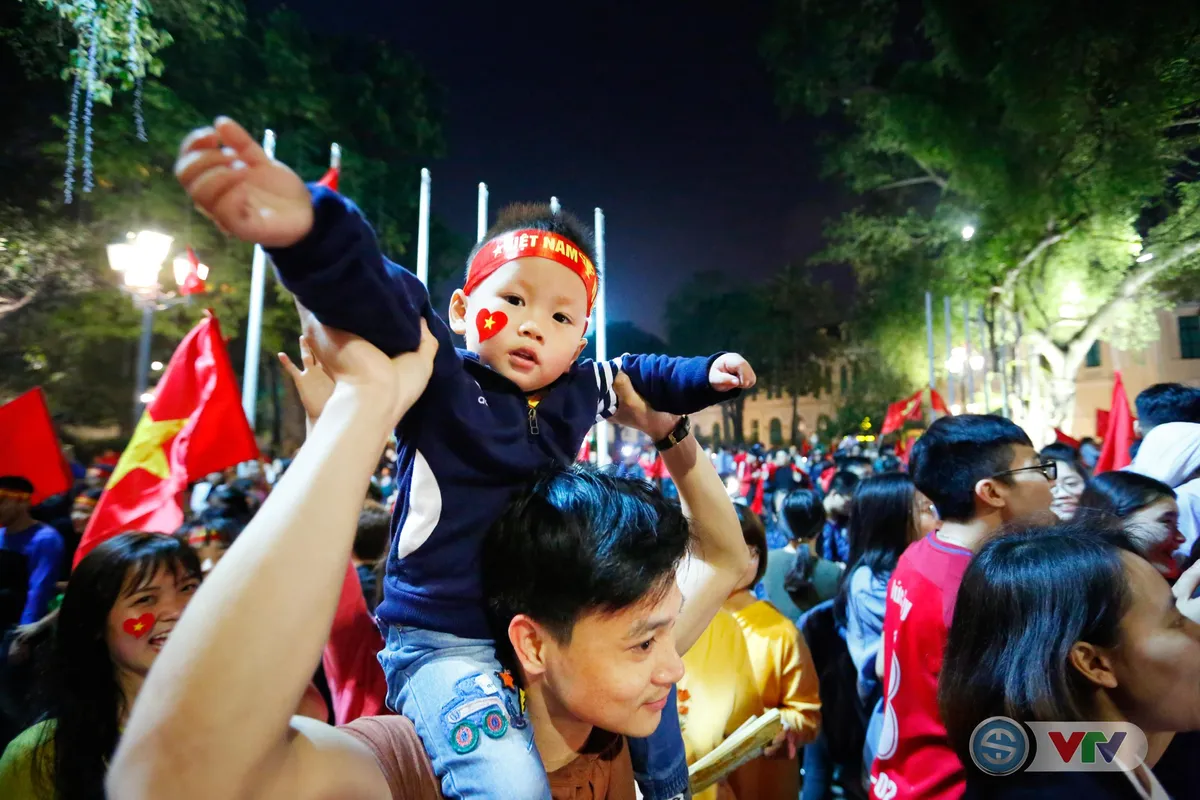 U23 Việt Nam chiến thắng lịch sử: Niềm vui không có tuổi - Ảnh 6. U23 Việt Nam chiến thắng lịch sử: Niềm vui không có tuổi - Ảnh 6.