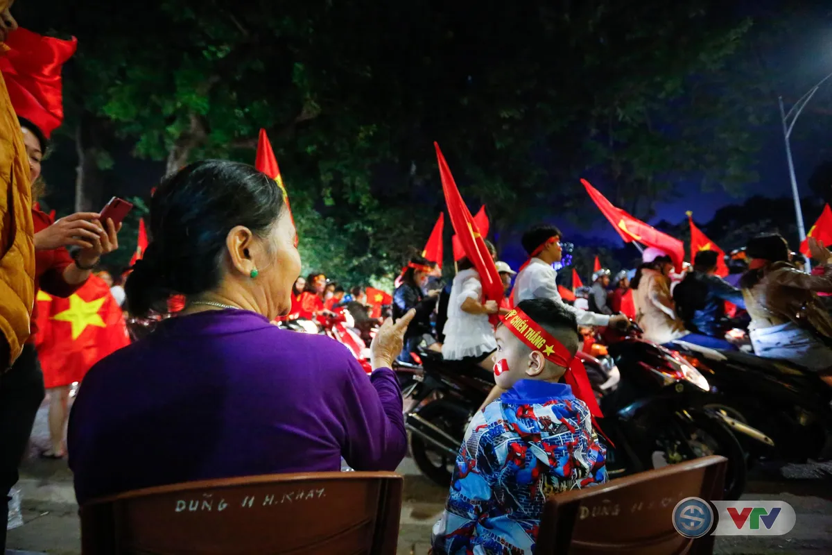 U23 Việt Nam chiến thắng lịch sử: Niềm vui không có tuổi - Ảnh 7. U23 Việt Nam chiến thắng lịch sử: Niềm vui không có tuổi - Ảnh 7.