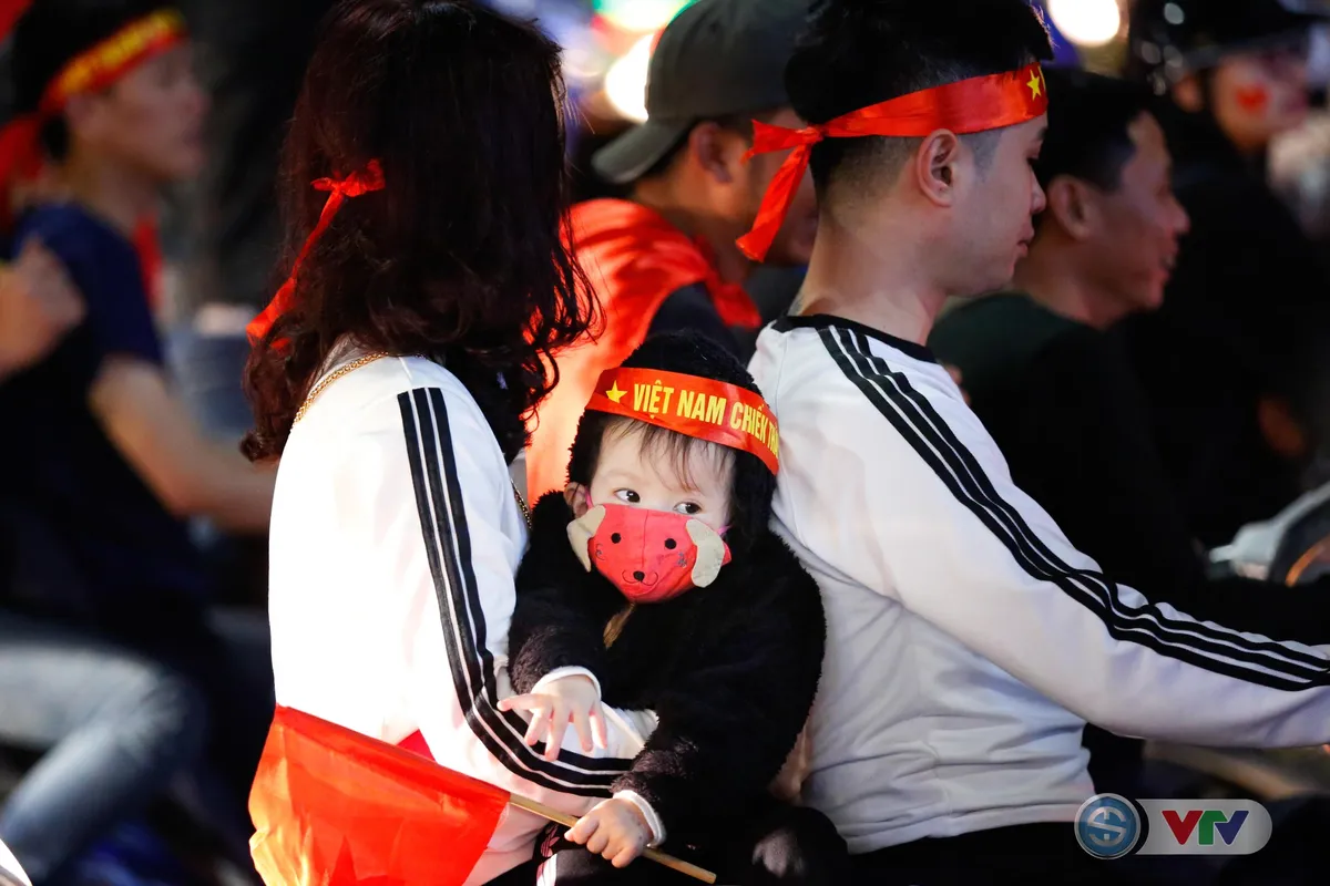 U23 Việt Nam chiến thắng lịch sử: Niềm vui không có tuổi - Ảnh 2. U23 Việt Nam chiến thắng lịch sử: Niềm vui không có tuổi - Ảnh 2.