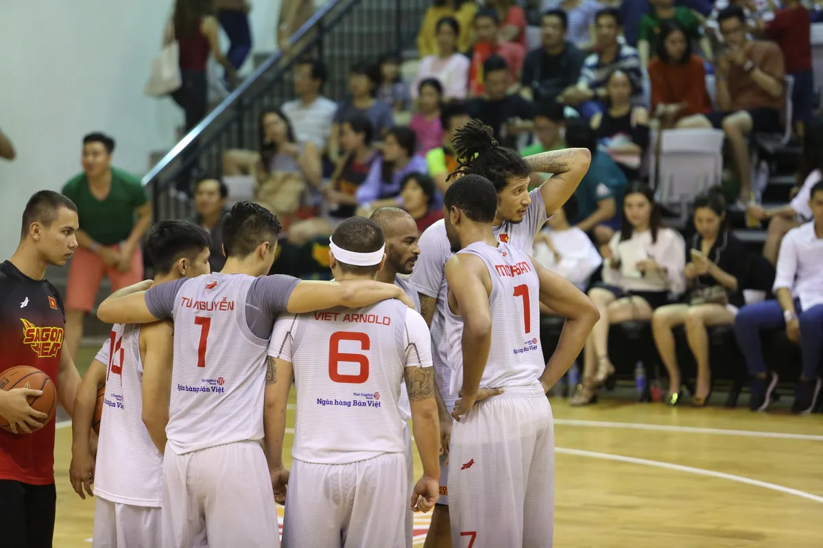 ABL 2017 - 2018: Saigon Heat bỏ lỡ cơ hội cải thiện vị trí - Ảnh 1. ABL 2017 - 2018: Saigon Heat bỏ lỡ cơ hội cải thiện vị trí - Ảnh 1.