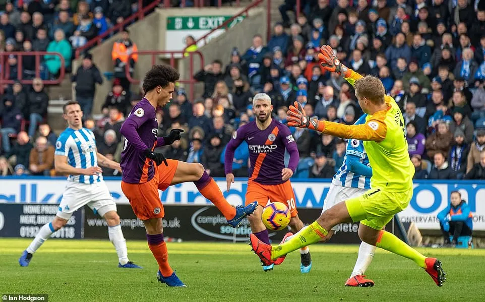 Kết quả b&oacute;ng đ&aacute; quốc tế s&aacute;ng 21/01: Huddersfield Town 0-3 Man City, Fulham 1-2 Tottenham - Ảnh 1.