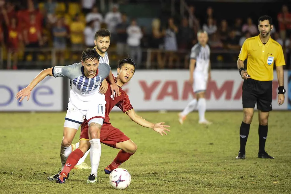Trọng tài bắt chính trận ĐT Việt Nam - ĐT Iraq là người quen tại AFF Cup - Ảnh 1. Trọng tài bắt chính trận ĐT Việt Nam - ĐT Iraq là người quen tại AFF Cup - Ảnh 1.