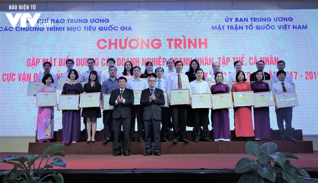 VTV News nhận bằng khen trong tuyên truyền, vận động, ủng hộ Quỹ Vì người nghèo và an sinh xã hội trong 3 năm 2017-2020 - Ảnh 11.