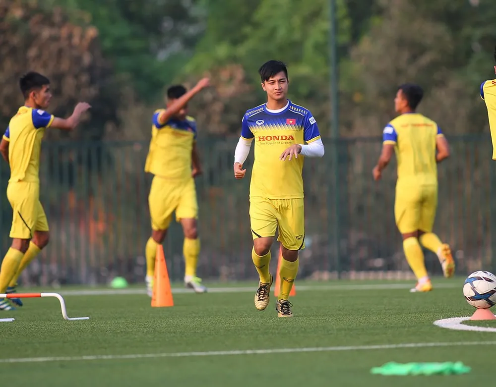 Lo lắng về chấn thương, thầy Park cho U22 Việt Nam tập nhẹ - Ảnh 4. Lo lắng về chấn thương, thầy Park cho U22 Việt Nam tập nhẹ - Ảnh 4.