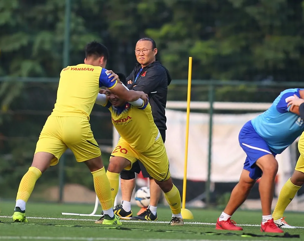 Lo lắng về chấn thương, thầy Park cho U22 Việt Nam tập nhẹ - Ảnh 2. Lo lắng về chấn thương, thầy Park cho U22 Việt Nam tập nhẹ - Ảnh 2.
