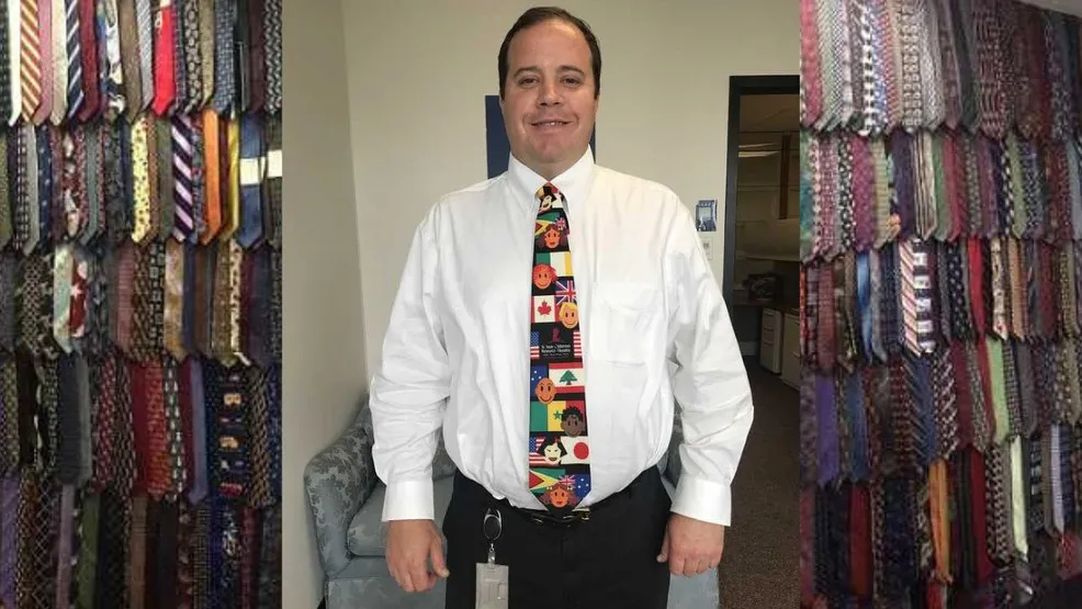 Người đ&agrave;n &ocirc;ng mỗi ng&agrave;y đeo 1 chiếc c&agrave; vạt kh&aacute;c nhau trong suốt 7 năm - Ảnh 1.