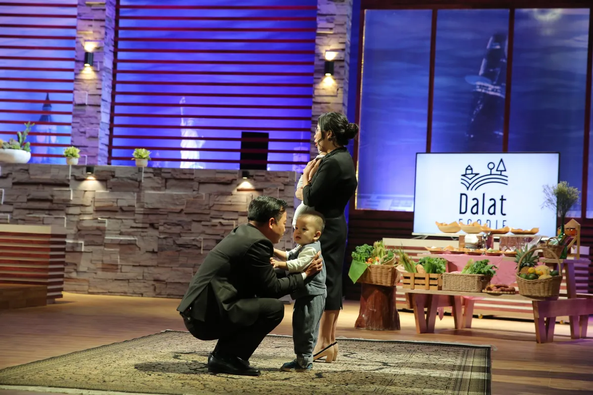 Shark Tank Việt Nam: “Mẹ bỉm sữa” khiến Shark Việt, Linh tranh giành rót 5 tỷ đồng - Ảnh 2.