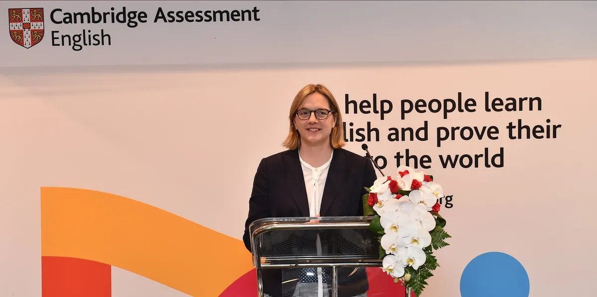 Tổng Giám đốc Cambridge Assessment English: Kỹ năng tiếng Anh nơi làm việc là vấn đề lớn với người lao động - Ảnh 1.