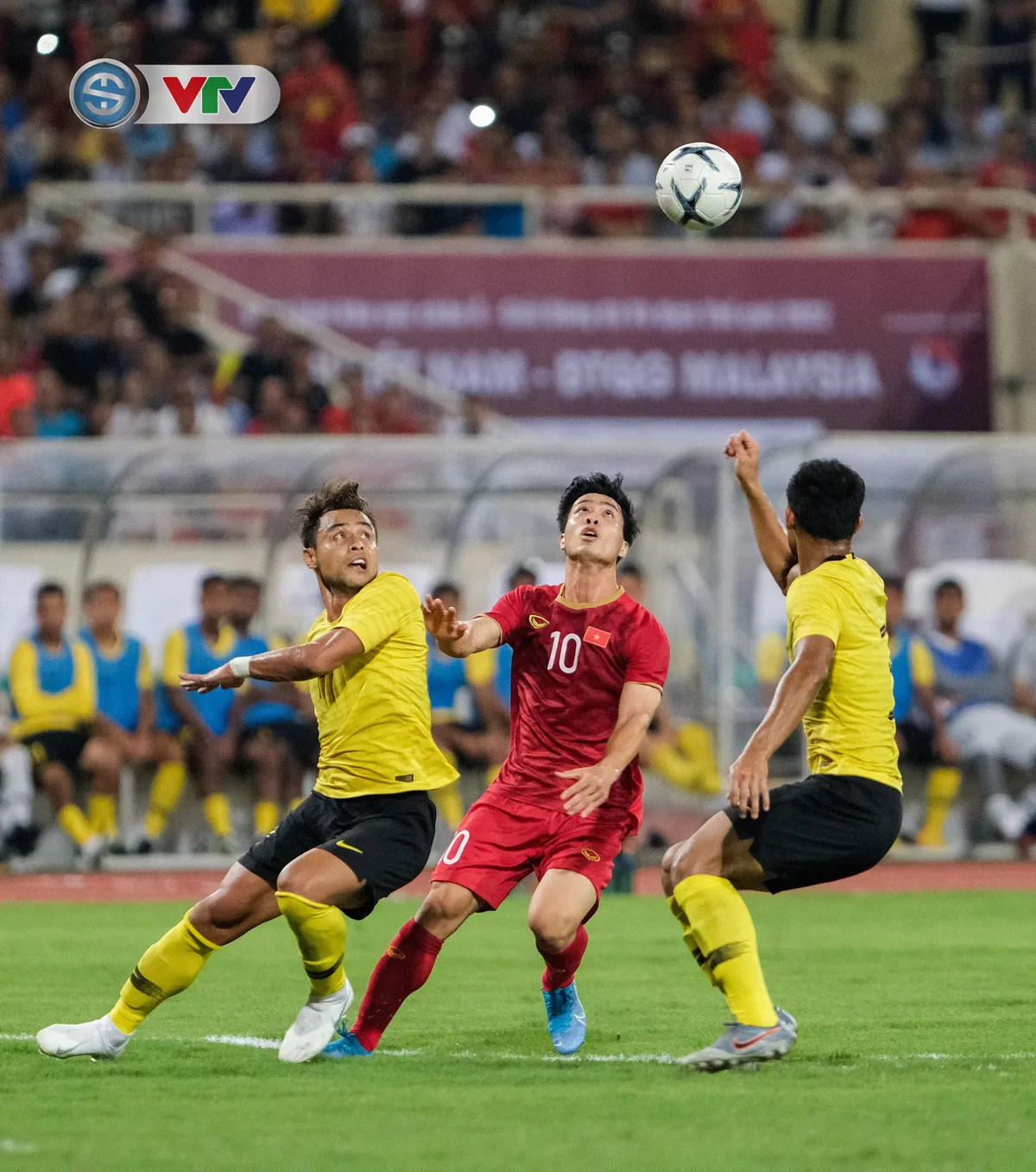 ẢNH: Khoảnh khắc thiên tài của Quang Hải giúp ĐT Việt Nam thắng ĐT Malaysia - Ảnh 15. ẢNH: Khoảnh khắc thiên tài của Quang Hải giúp ĐT Việt Nam thắng ĐT Malaysia - Ảnh 15.