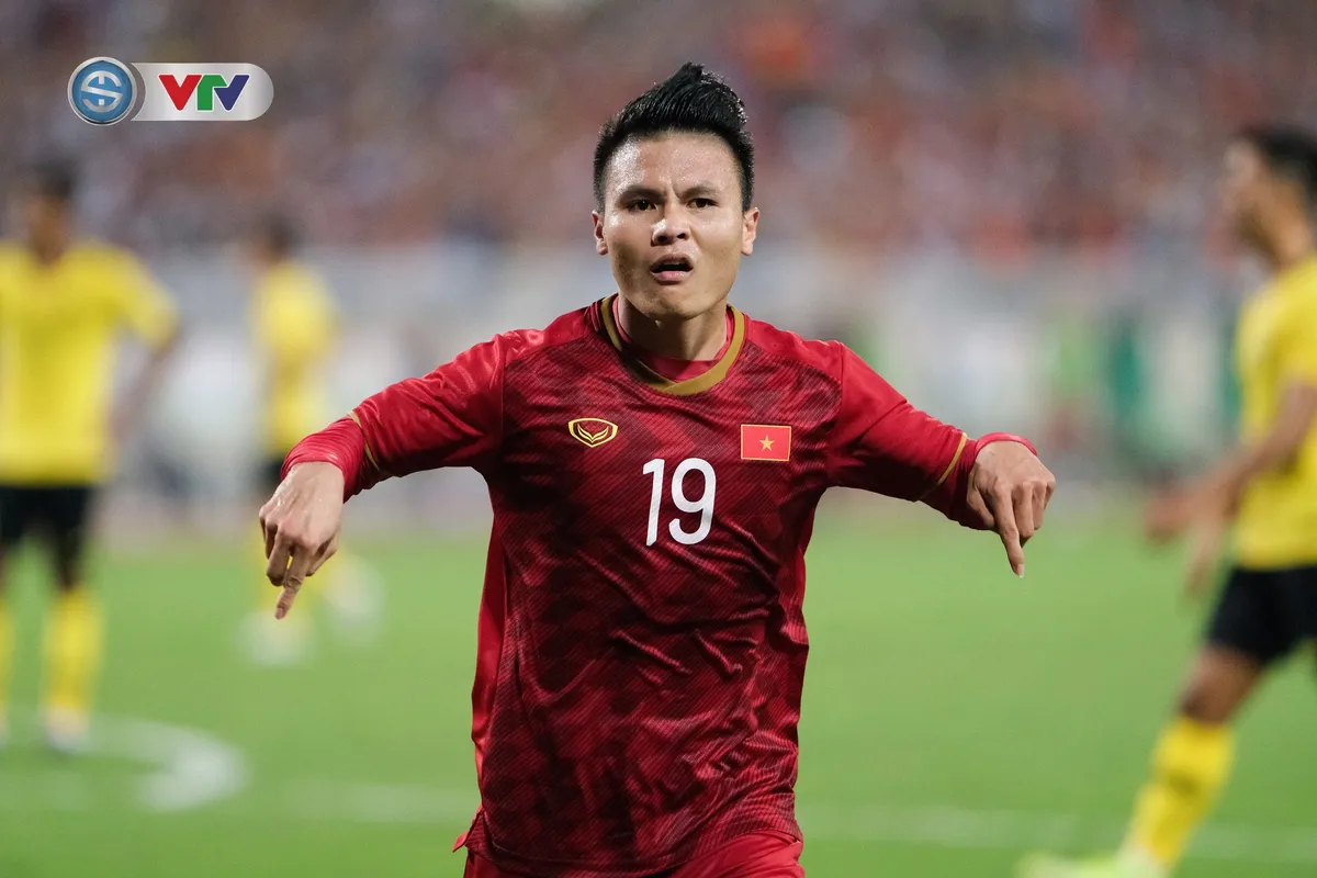 ẢNH: Khoảnh khắc thiên tài của Quang Hải giúp ĐT Việt Nam thắng ĐT Malaysia - Ảnh 11. ẢNH: Khoảnh khắc thiên tài của Quang Hải giúp ĐT Việt Nam thắng ĐT Malaysia - Ảnh 11.
