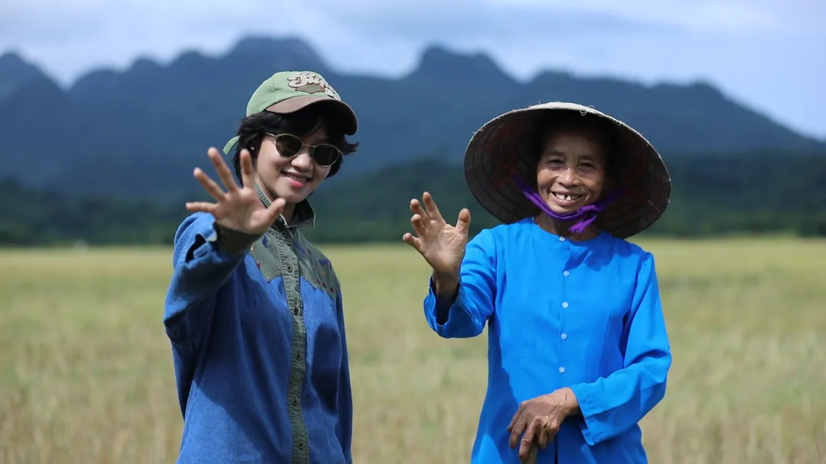 Nhã Phương, Lê Cát Trọng Lý xuất hiện giản dị trong chuyến đi từ thiện Cả nước chung tay vì người nghèo - Ảnh 5.