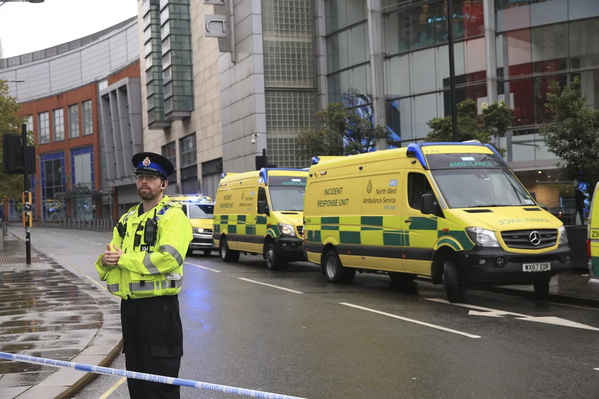 Tấn công bằng dao tại Manchester, Anh - Ảnh 3. Tấn công bằng dao tại Manchester, Anh - Ảnh 3.
