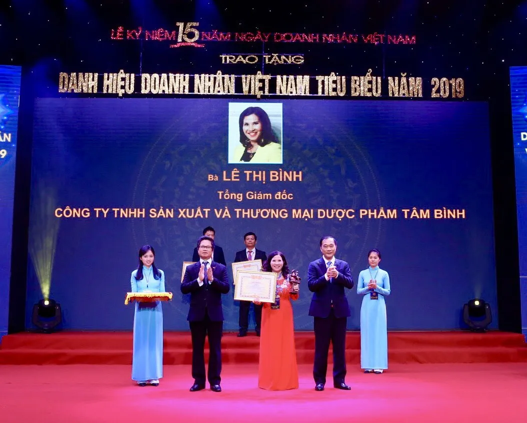 Vinh danh 100 doanh nhân Việt Nam tiêu biểu 2019 - Ảnh 2.