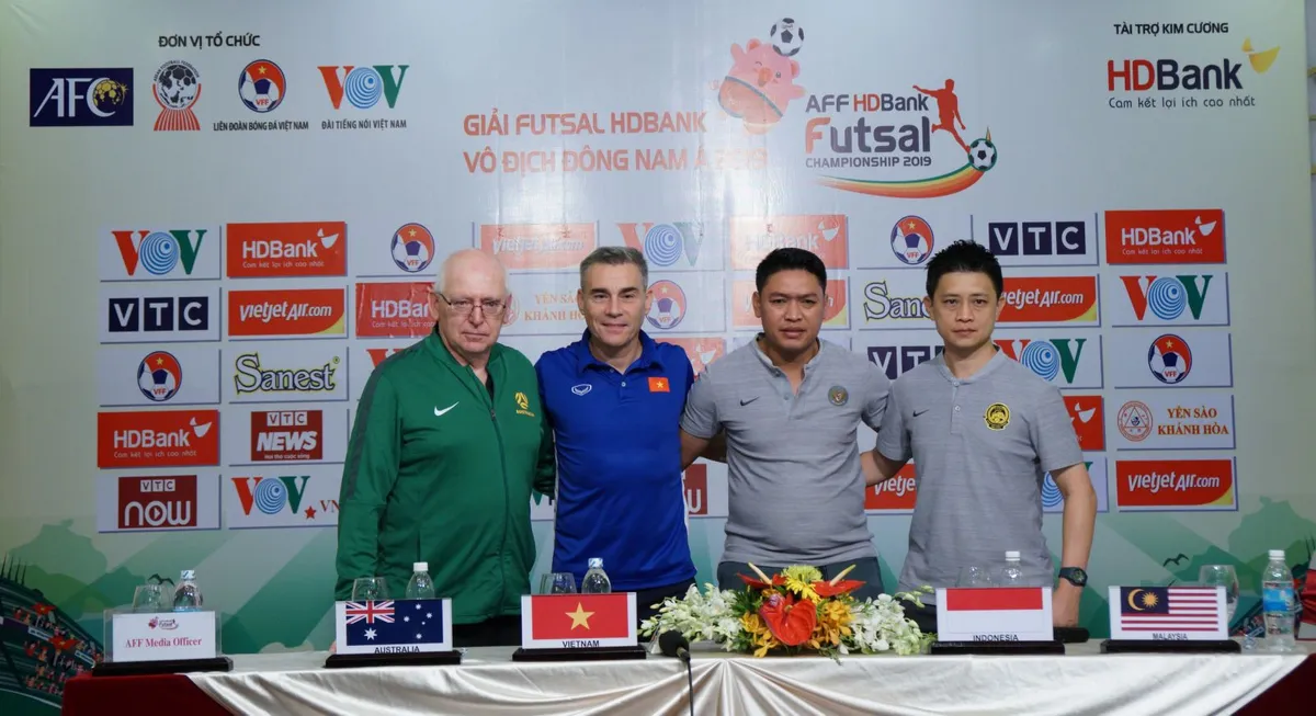 HLV Miguel Rodrigo: ĐT futsal Việt Nam có thể giành 9 điểm tuyệt đối ở vòng bảng - Ảnh 2. HLV Miguel Rodrigo: ĐT futsal Việt Nam có thể giành 9 điểm tuyệt đối ở vòng bảng - Ảnh 2.