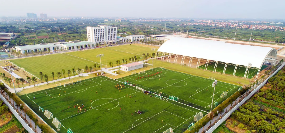 VinGroup và VFF ký thỏa thuận hợp tác chiến lược hỗ trợ phát triển bóng đá Việt Nam - Ảnh 3. VinGroup và VFF ký thỏa thuận hợp tác chiến lược hỗ trợ phát triển bóng đá Việt Nam - Ảnh 3.