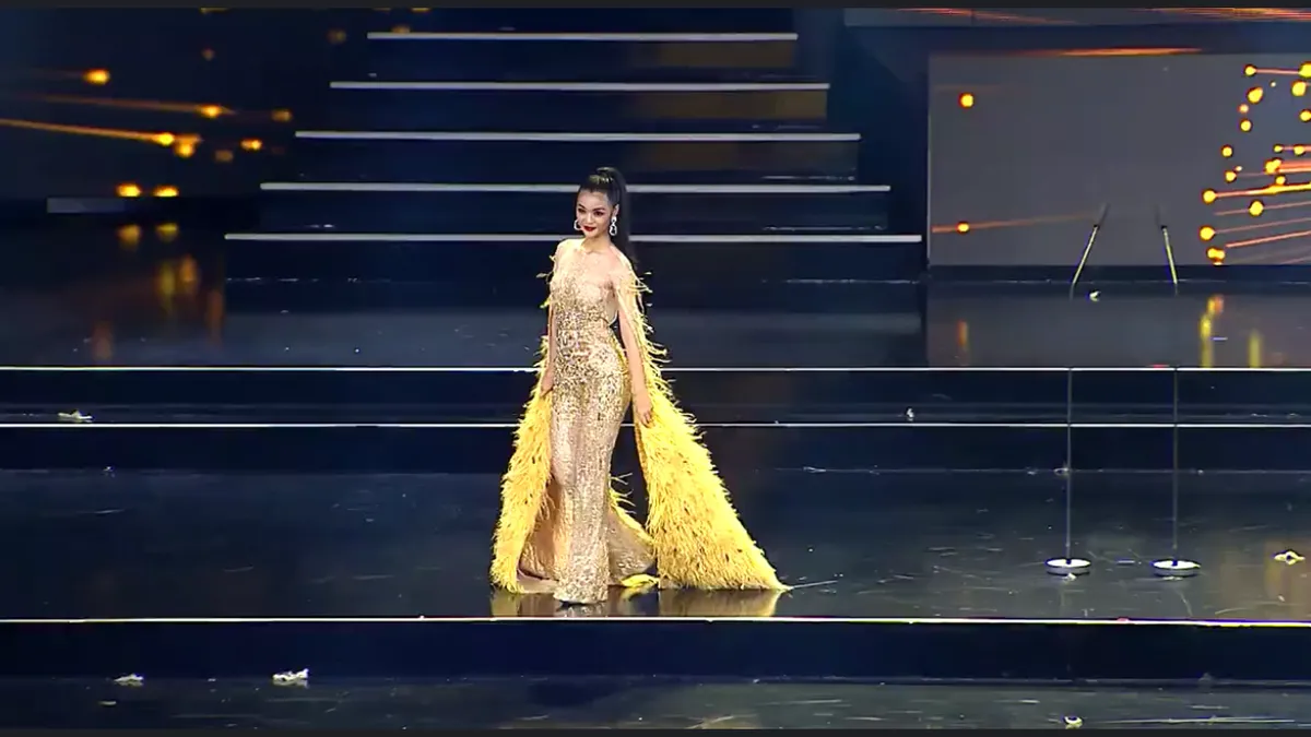 Kiều Loan diện jumpsuit, bikini trình diễn trong đêm Bán kết Miss Grand International 2019 - Ảnh 1.