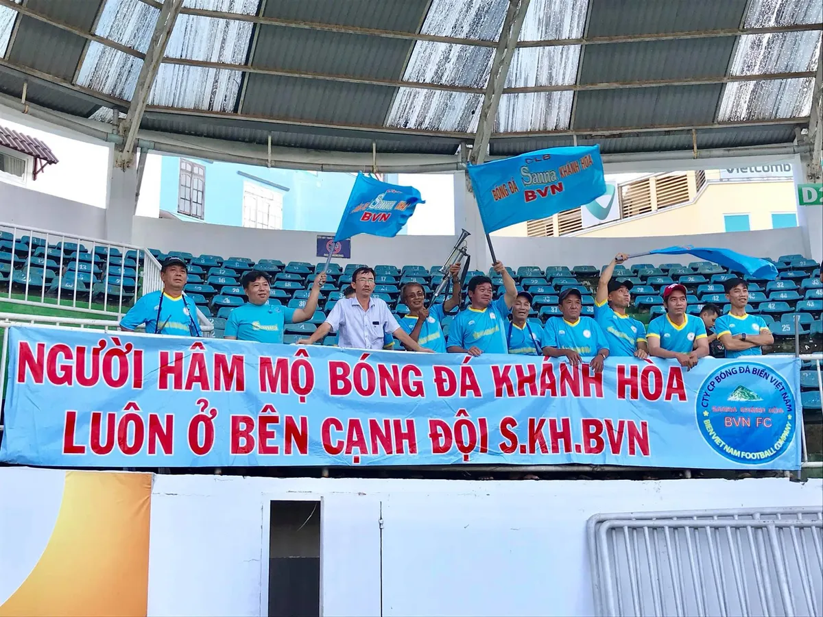 Bình luận thể thao ngày 25/10: Sanna Khánh Hoà BVN xuống hạng và những chuyện khi V.League 2019 kết thúc - Ảnh 2. Bình luận thể thao ngày 25/10: Sanna Khánh Hoà BVN xuống hạng và những chuyện khi V.League 2019 kết thúc - Ảnh 2.