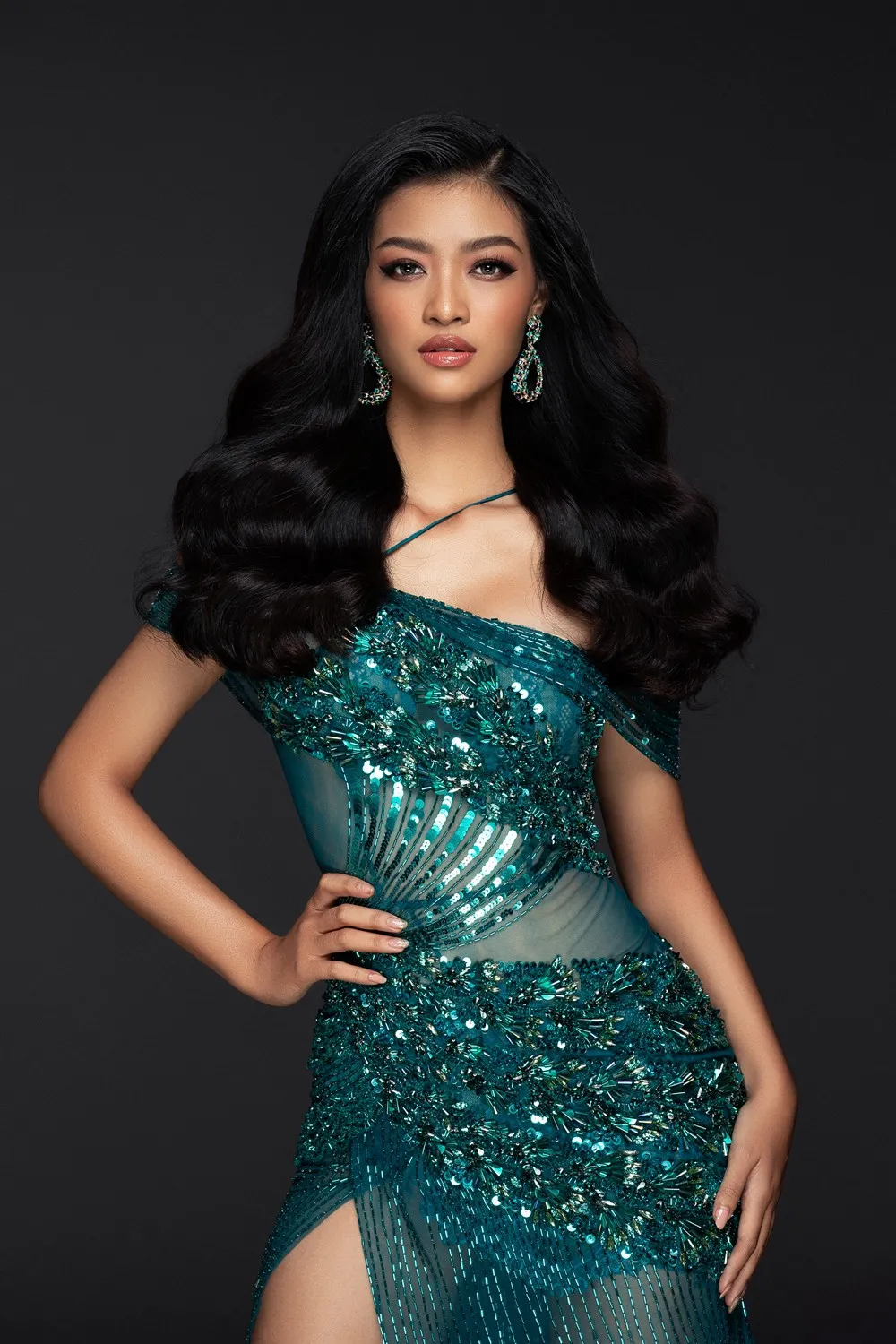 Liên tiếp lọt top cao, Kiều Loan khoe bộ đầm thi Chung kết Miss Grand International 2019 - Ảnh 4.