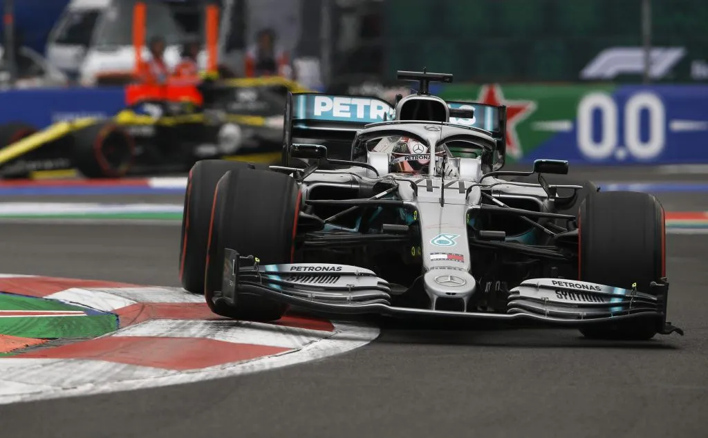 Đua xe F1: Về nhất GP Mexico 2019, Lewis Hamilton vẫn chưa thể vô địch - Ảnh 2. Đua xe F1: Về nhất GP Mexico 2019, Lewis Hamilton vẫn chưa thể vô địch - Ảnh 2.