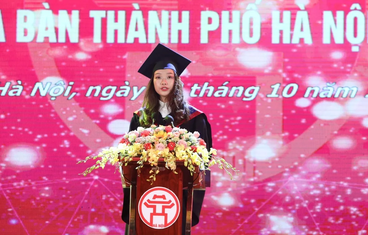 Hà Nội tuyên dương 86 thủ khoa xuất sắc Thủ đô năm 2019 - Ảnh 2.