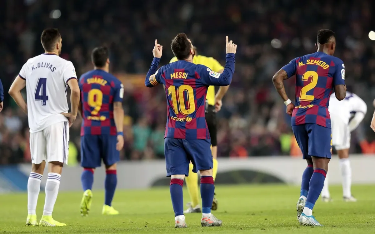 Barcelona 5-1 Real Valladolid: Đại tiệc bàn thắng, đẳng cấp Messi - Ảnh 2. Barcelona 5-1 Real Valladolid: Đại tiệc bàn thắng, đẳng cấp Messi - Ảnh 2.
