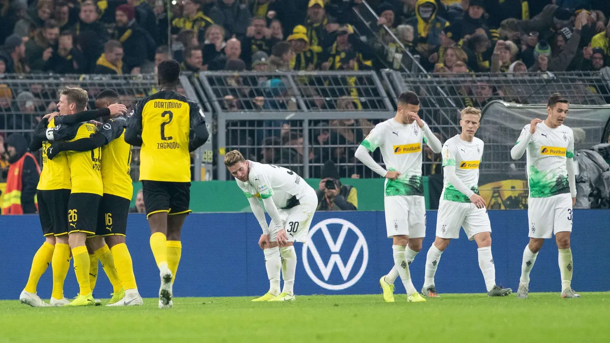 Dortmund 2-1 Monchengladbach: Julian Brandt lập cú đúp, chủ nhà ngược dòng ngoạn mục! - Ảnh 4.