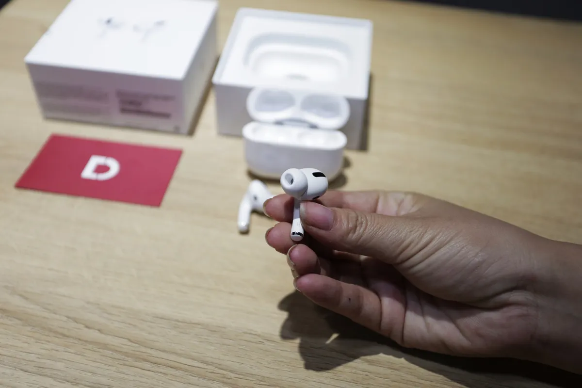 Trên tay AirPods Pro và so sánh với AirPods thế hệ cũ - Ảnh 8.