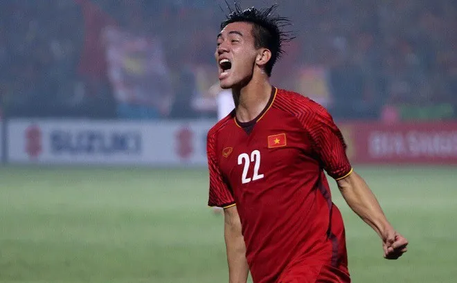 Trang chủ FIFA: Ngôi sao đang lên Tiến Linh đặt mục tiêu lớn cùng ĐT Việt Nam - Ảnh 1. Trang chủ FIFA: Ngôi sao đang lên Tiến Linh đặt mục tiêu lớn cùng ĐT Việt Nam - Ảnh 1.