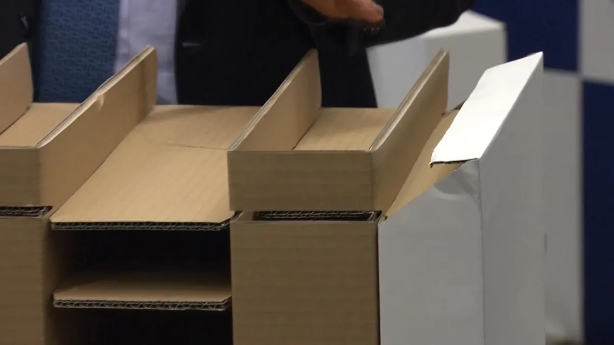 Giường l&agrave;m bằng b&igrave;a carton cho Olympic Tokyo 2020 - Ảnh 1.