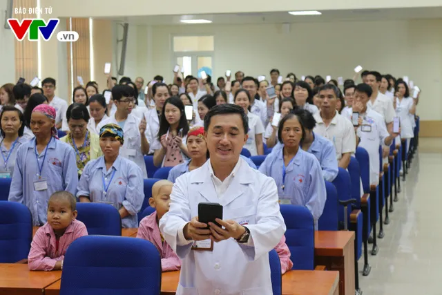 Phát động nhắn tin ủng hộ bệnh nhân ung thư - Ảnh 1. Phát động nhắn tin ủng hộ bệnh nhân ung thư - Ảnh 1.
