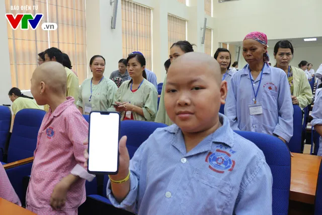 Phát động nhắn tin ủng hộ bệnh nhân ung thư - Ảnh 2. Phát động nhắn tin ủng hộ bệnh nhân ung thư - Ảnh 2.