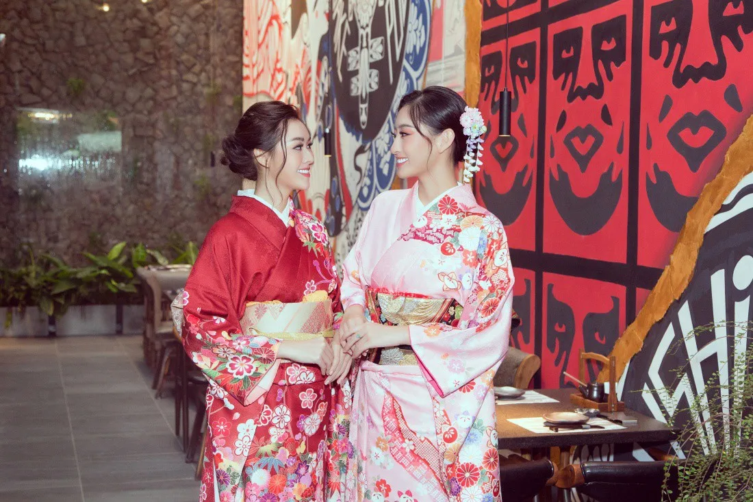 Hoa hậu Lương Thùy Linh - Á hậu Tường San diện kimono đọ sắc - Ảnh 5.