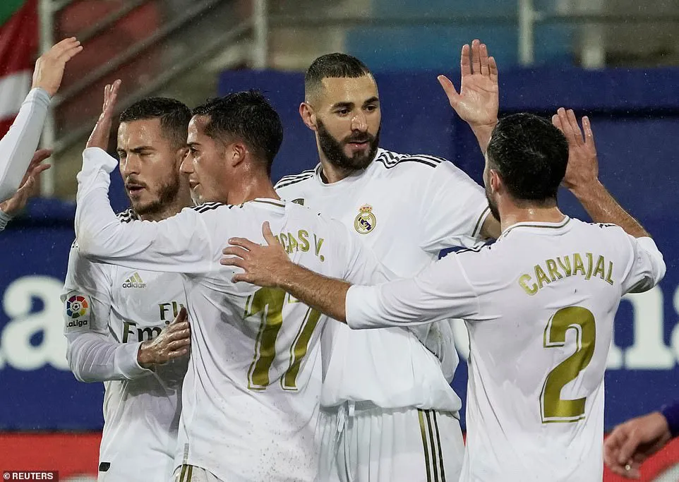 Eibar 0-4 Real Madrid: Benzema lập cú đúp, Real Madrid giành 3 điểm thuyết phục - Ảnh 3. Eibar 0-4 Real Madrid: Benzema lập cú đúp, Real Madrid giành 3 điểm thuyết phục - Ảnh 3.