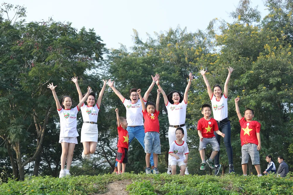 Lương Nguyệt Anh, MC Mỹ Vân chạy ủng hộ trẻ em bị bệnh tim - Ảnh 3.