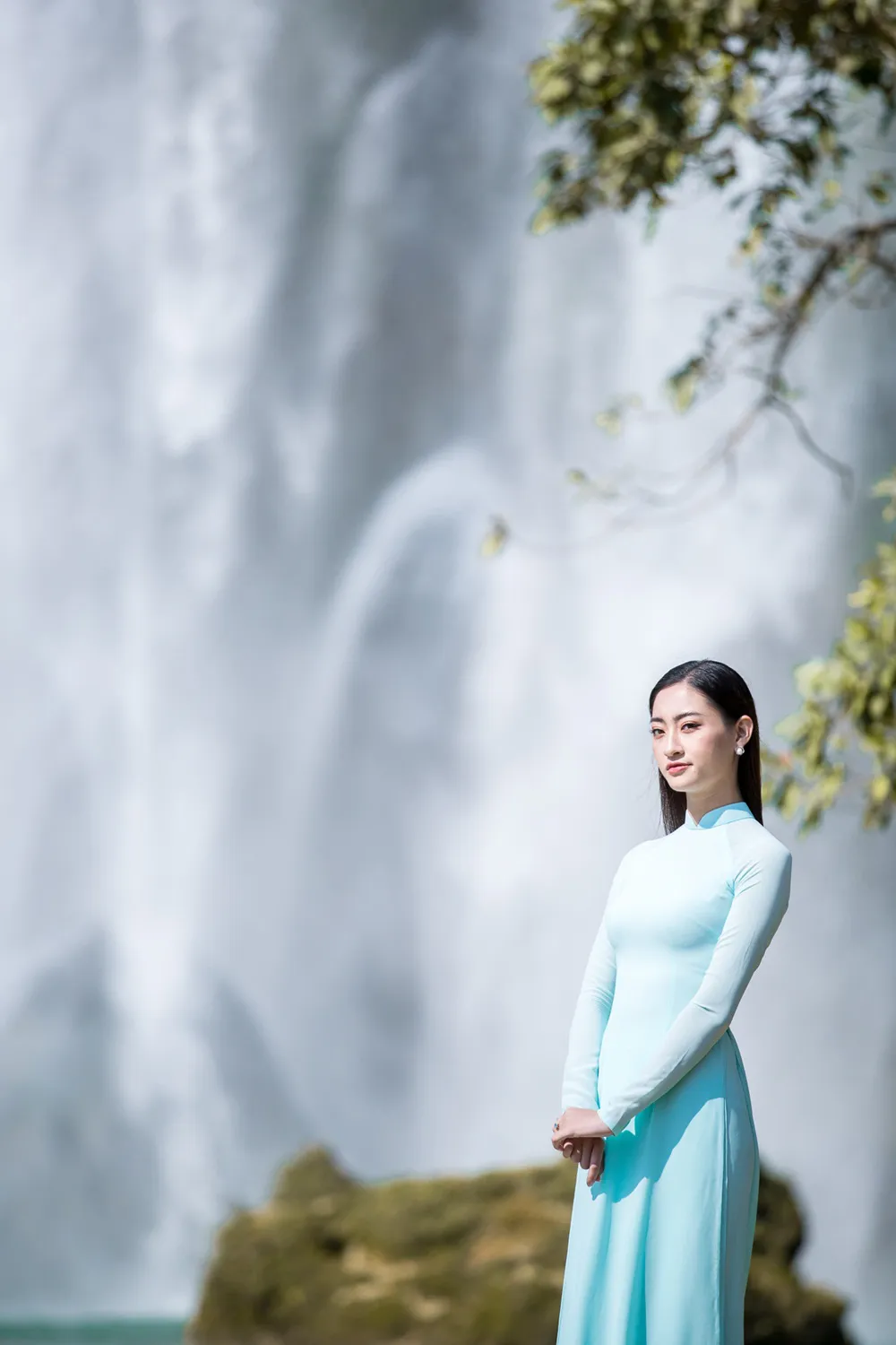 Hoa hậu Lương Thùy Linh đẹp mê hoặc trong clip tự giới thiệu gửi đến Miss World 2019 - Ảnh 10.