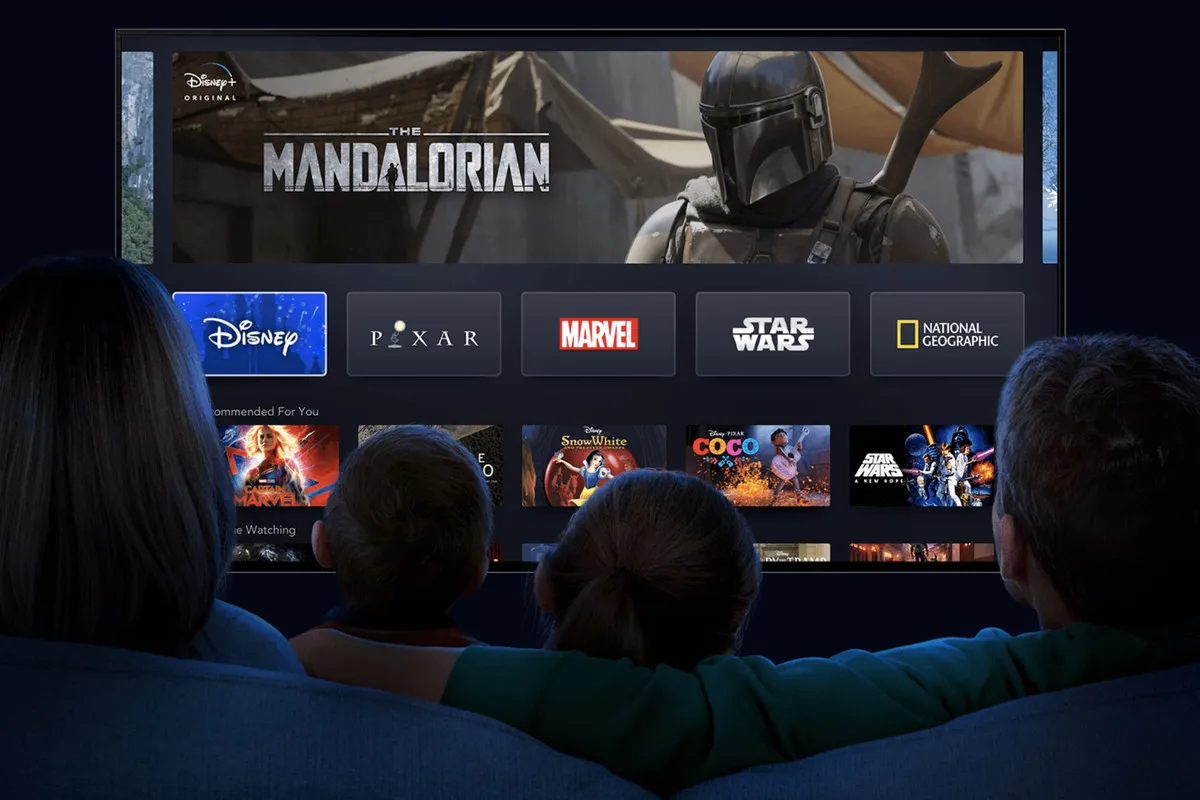 Disney+ và Apple TV+: Mèo nào cắn mỉu nào? - Ảnh 1.