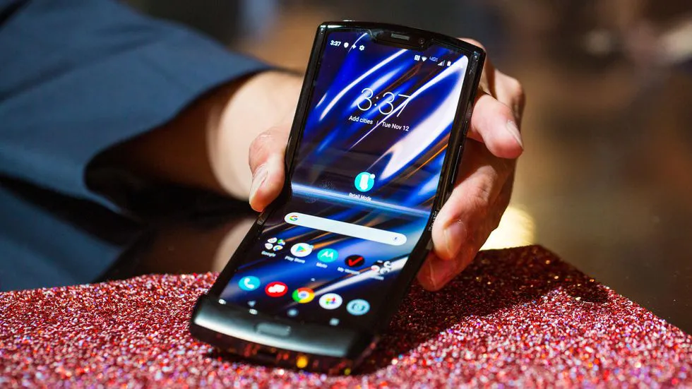 Cận cảnh Motorola Razr 2019: Đắt có xắt ra miếng? - Ảnh 8.